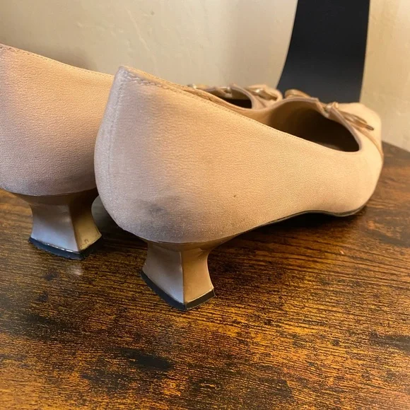 Stuart Weitzman Kitten Heel Pumps - Picture 7 of 8